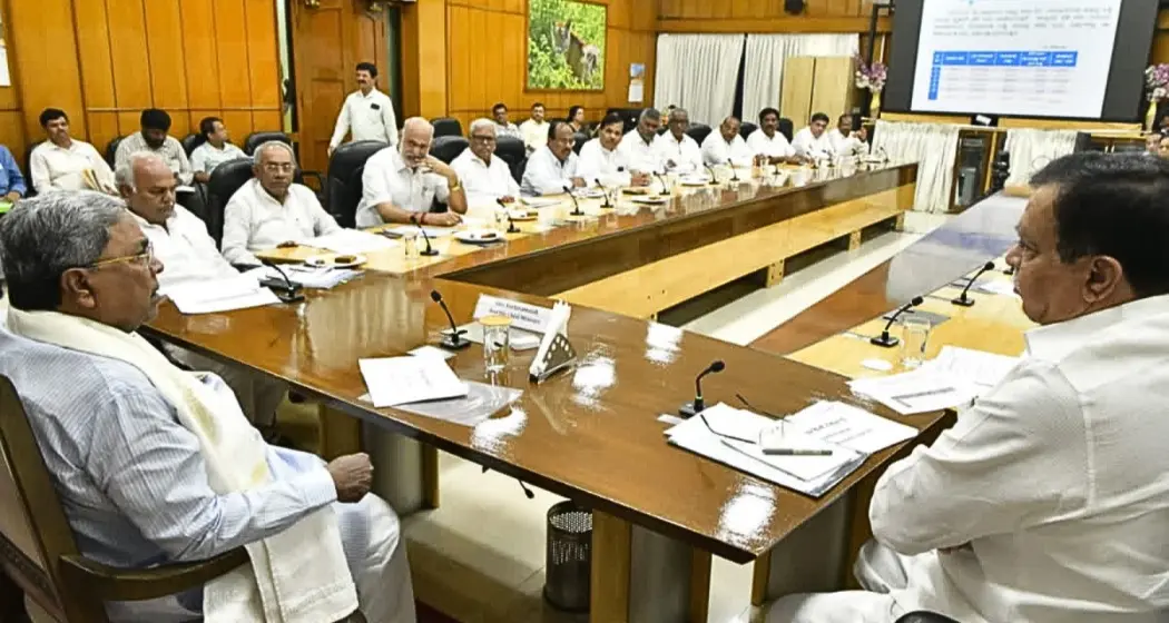 https://www.salarnews.in/public/uploads/images/newsimages/maannewsimage14112025_003710_Karnataka Cabinet IT Policy.webp